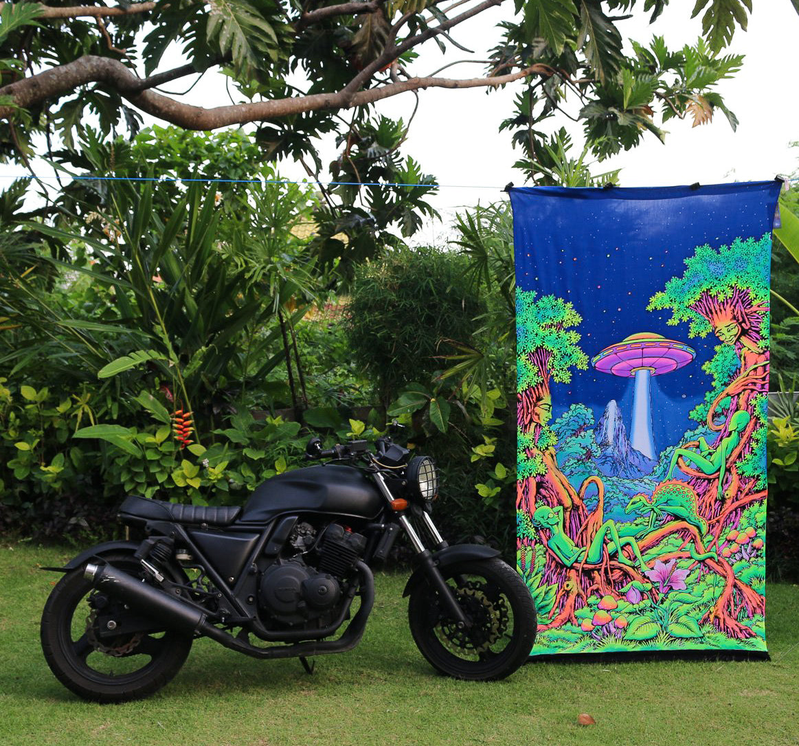 UFO Jungle - UV Backdrop